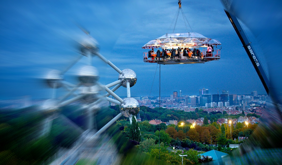 Temporary-Dinner-In-The-Sky-restaurant-in-Brussels