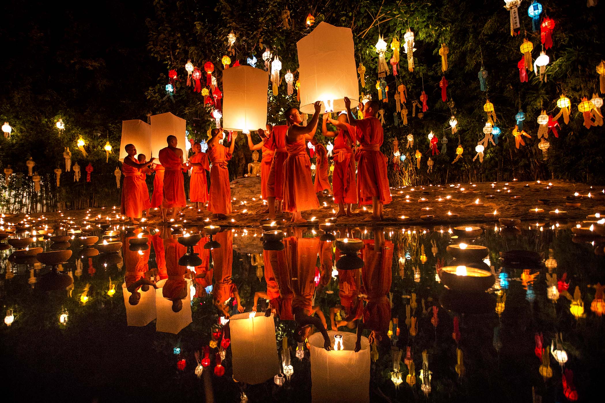 La magica notte delle lanterne thailandesi